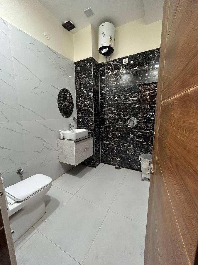 Hotel Woodlark Zirakpur - A Peaceful Stay Kültér fotó